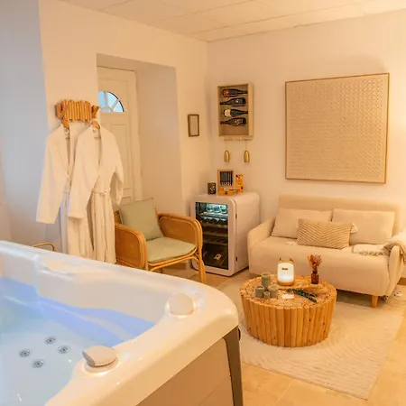 Bed & Breakfast Couvent Des Cordelieres Option Vezins