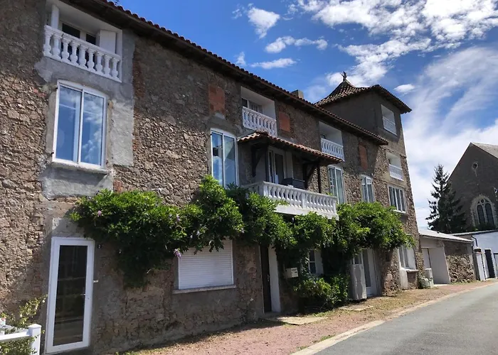 Couvent Des Cordelieres En Supplement Bed & Breakfast Vezins