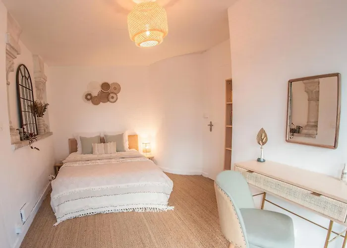 Couvent Des Cordelieres Option Bed & Breakfast Vezins